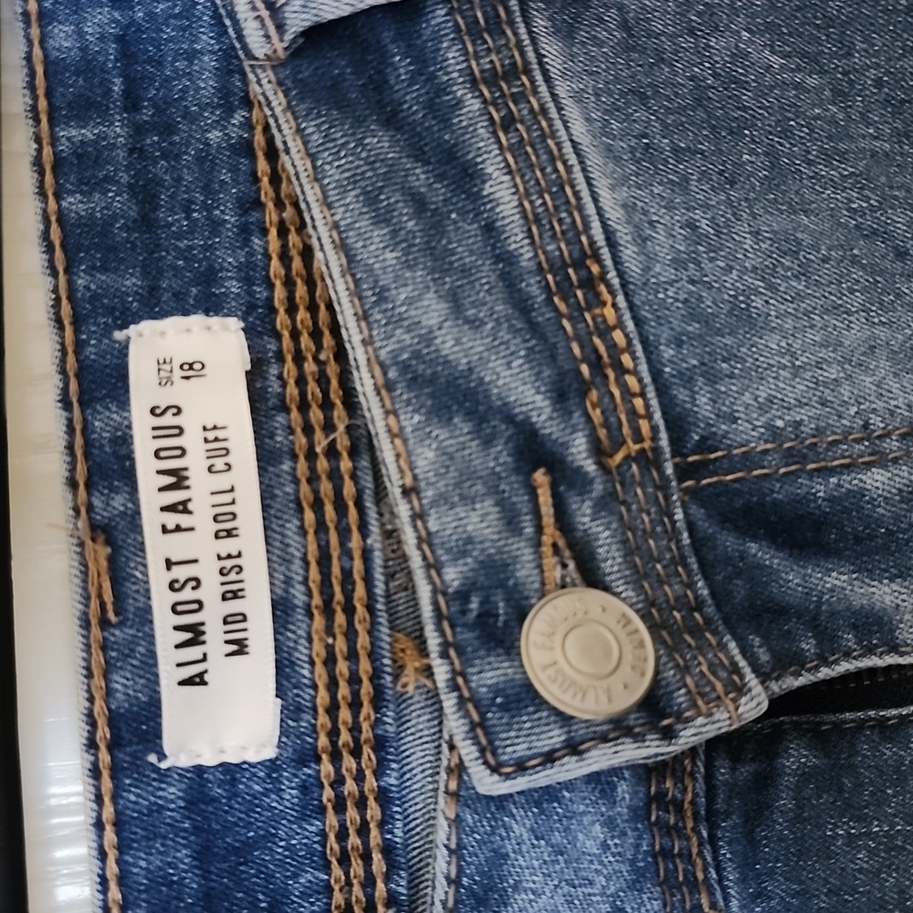 Almost Famous Size 18 - Picture 3 of 4